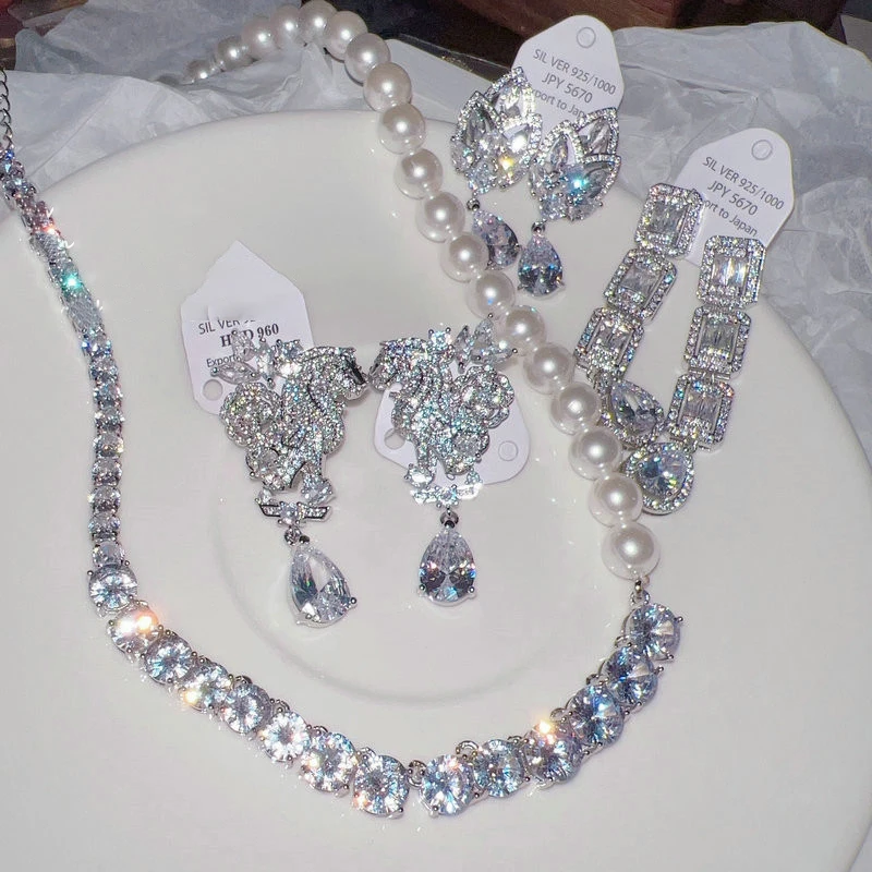 Original Design Water Drop Gem Luxury Earrings&Necklace Asymmetrical 18K Gold Plating AAA Zircon Gift For Women
Original Design Water Drop Gem Luxury Earrings&Necklace Asymmetrical 18K Gold Plating AAA Zircon Gift For Women