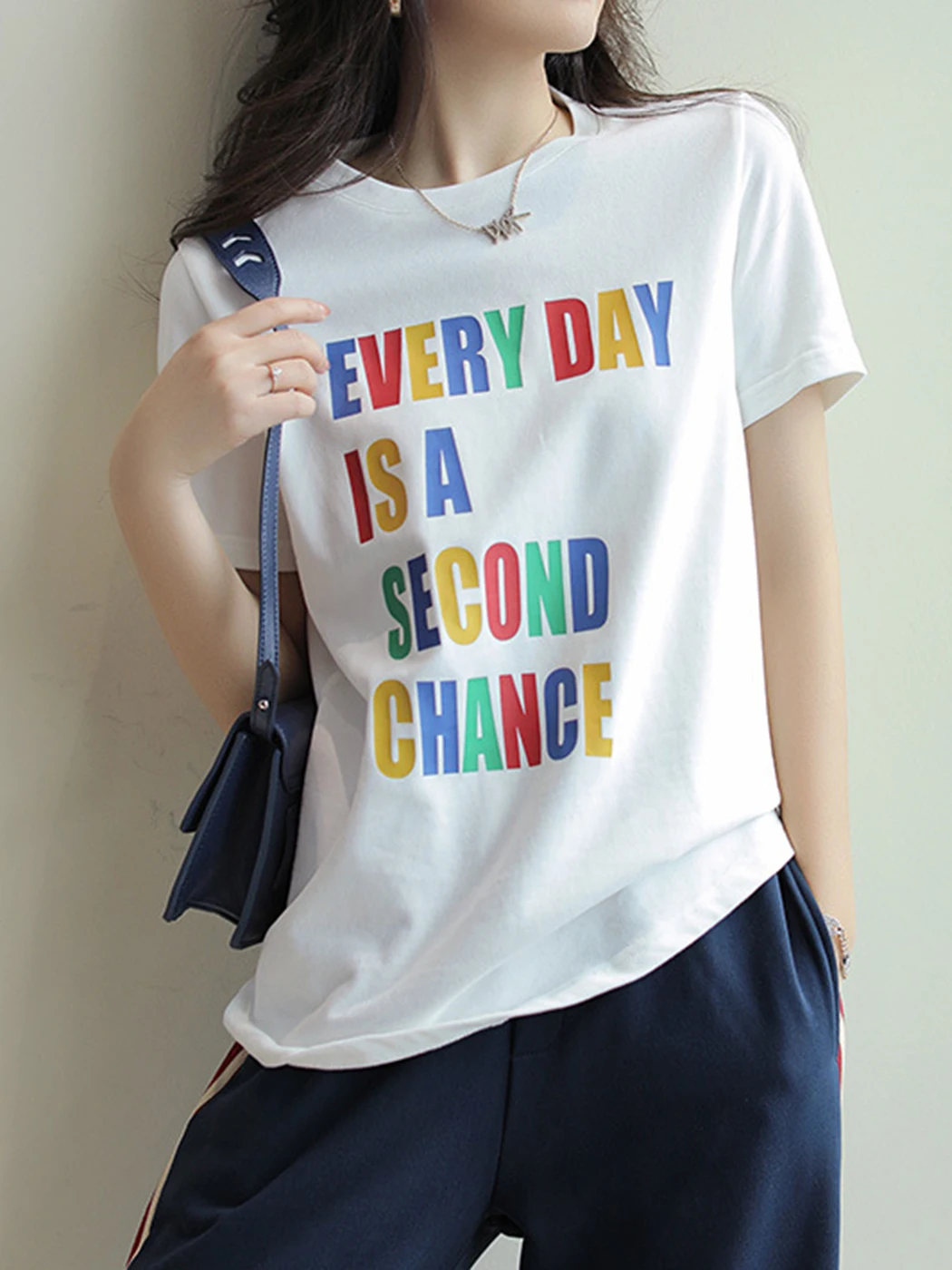 All-match Colorful Letter Print T-shirt Women Top Cotton Round Neck Short Sleeve Tees Streetwear Casual Tshirts Tops Summer 2022
All-match Colorful Letter Print T-shirt Women Top Cotton Round Neck Short Sleeve Tees Streetwear Casual Tshirts Tops Summer 2022