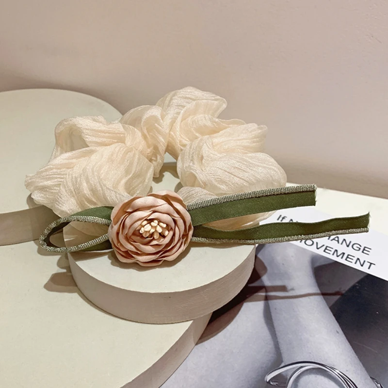 New Elegant Retro Camellia Flower Hair Accessories Simple Clip Soft Wrinkled Hair Ties Headdress for Women Girl Hair Accessoires
New Elegant Retro Camellia Flower Hair Accessories Simple Clip Soft Wrinkled Hair Ties Headdress for Women Girl Hair Accessoires