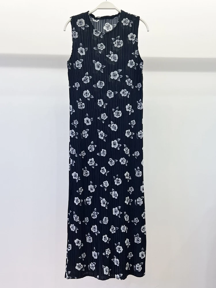 FAVEEXPOCT Summer Women's 2023 Fashion High Grade Slim Skirt Temperament Minority Sleeveless Fragmented Flower Dress
FAVEEXPOCT Summer Women's 2023 Fashion High Grade Slim Skirt Temperament Minority Sleeveless Fragmented Flower Dress