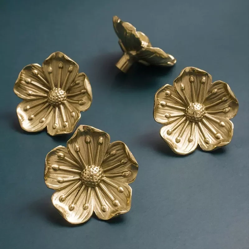 Retro Brass Golden Cabinet Knobs Copper Plum Blossom Flower Knobs and Pulls Kitchen Door Handles for Furniture Hareware
Retro Brass Golden Cabinet Knobs Copper Plum Blossom Flower Knobs and Pulls Kitchen Door Handles for Furniture Hareware