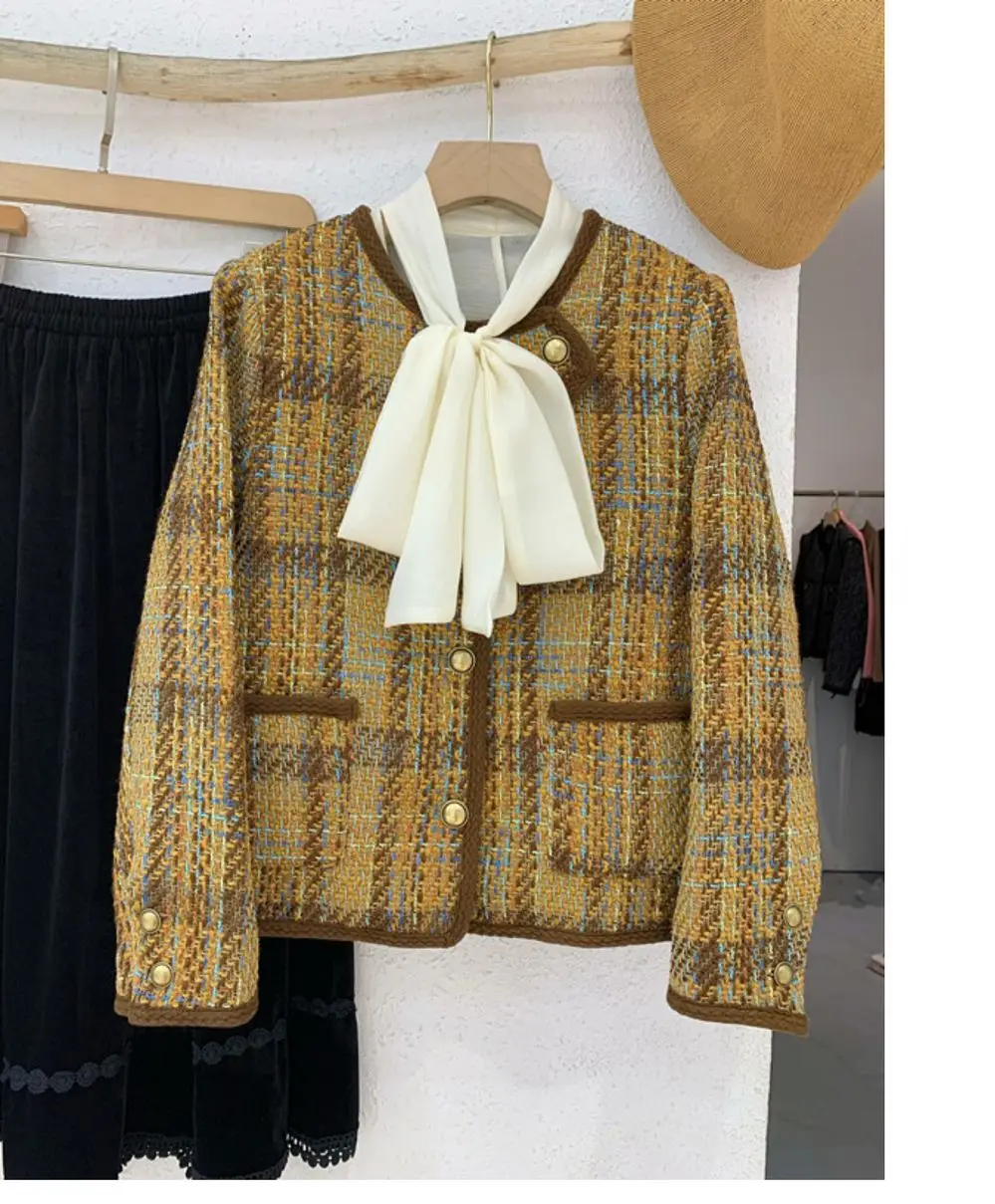 Women's Suit Jacket Short 2022 Autumn Winter New Round Neck Diagonal Buckle Plaid Woolen Ladies Blazers
Women's Suit Jacket Short 2022 Autumn Winter New Round Neck Diagonal Buckle Plaid Woolen Ladies Blazers
