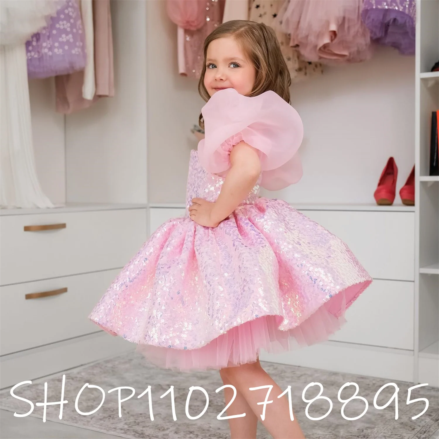 Pink Sequined Flower Girl Dresses Puffy Sleeve Knee Length Communion Dresses Girls Summer 2023 New Tiered платье женское
Pink Sequined Flower Girl Dresses Puffy Sleeve Knee Length Communion Dresses Girls Summer 2023 New Tiered платье женское