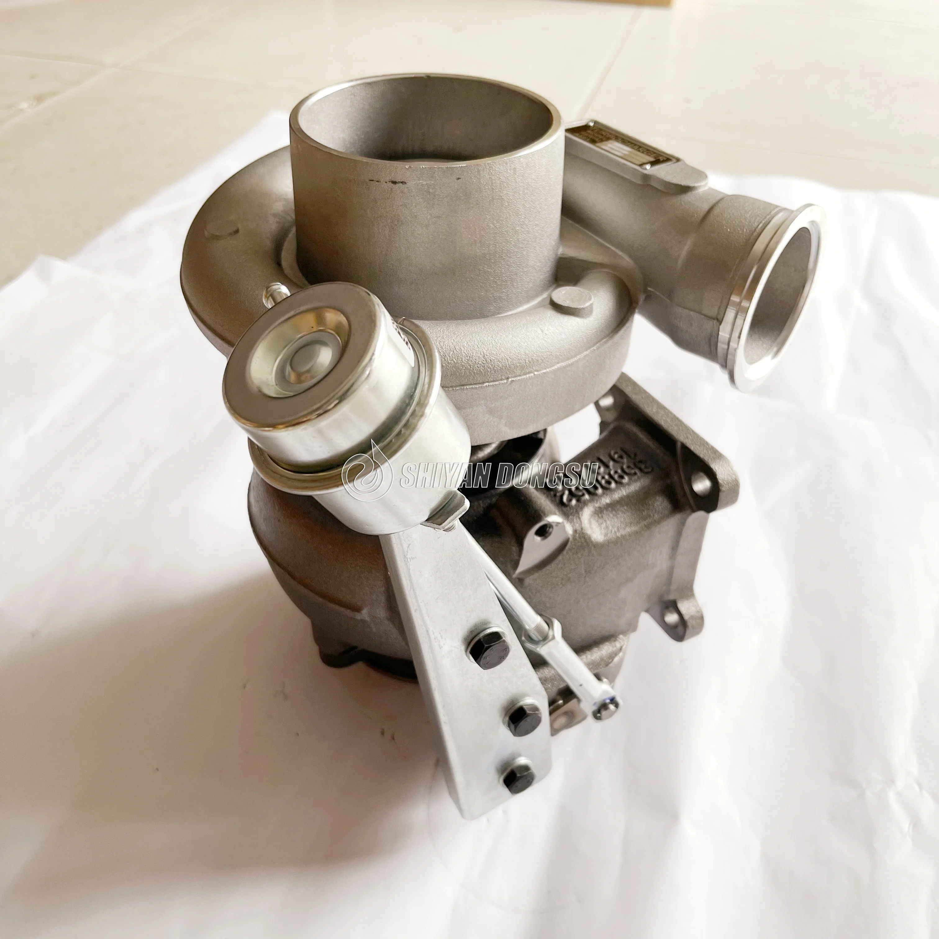 ISX15 QSX15 X15 diesel engine HE551 turbocharger 4089398 4089551
ISX15 QSX15 X15 diesel engine HE551 turbocharger 4089398 4089551