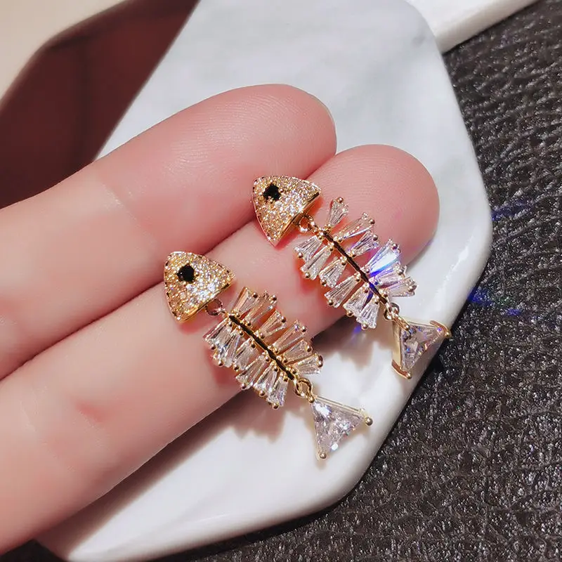 Disney Fashion fishbone Earrings simple Earrings exaggerated personalized Earrings female silver needle
Disney Fashion fishbone Earrings simple Earrings exaggerated personalized Earrings female silver needle