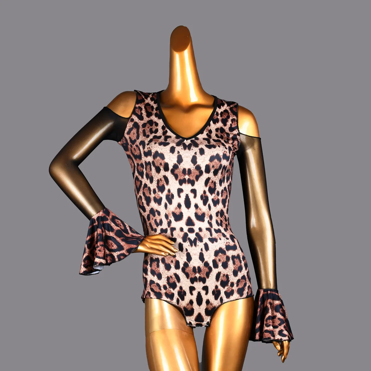 Latin Dance Top Adult Women Flare Sleeve Top Modern Dance Leopard Pattern Patchwork Bodysuit
Latin Dance Top Adult Women Flare Sleeve Top Modern Dance Leopard Pattern Patchwork Bodysuit