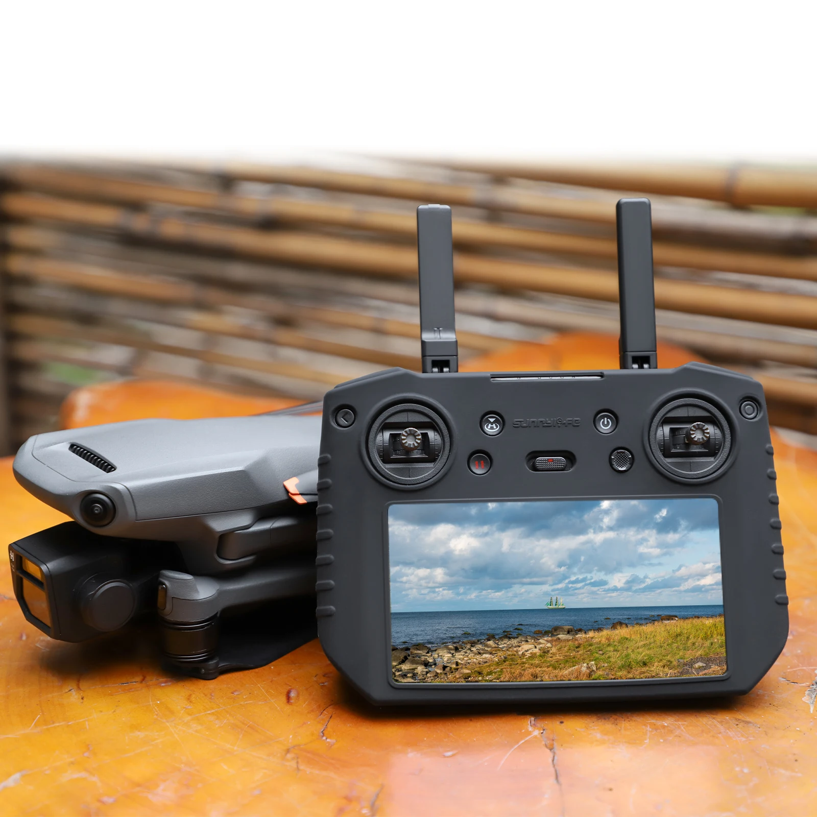 For Mavic 3 Remote Control Cover for RC PRO Drone Remote Control Accessories SiliconeCase Dust Case Protective Sleeve Scratch
For Mavic 3 Remote Control Cover for RC PRO Drone Remote Control Accessories SiliconeCase Dust Case Protective Sleeve Scratch