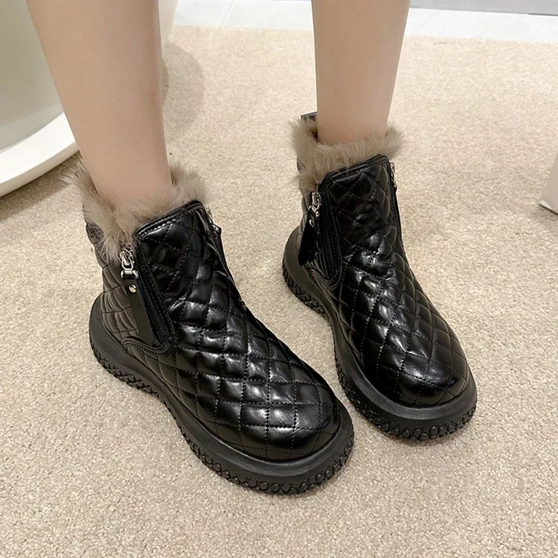 Women Winter Fur Ankle Snow Boots Flats Platform Cotton Shoes 2024 Designer Warm Short Plush Boots Chelsea Casual Botas Mujer
Women Winter Fur Ankle Snow Boots Flats Platform Cotton Shoes 2024 Designer Warm Short Plush Boots Chelsea Casual Botas Mujer
