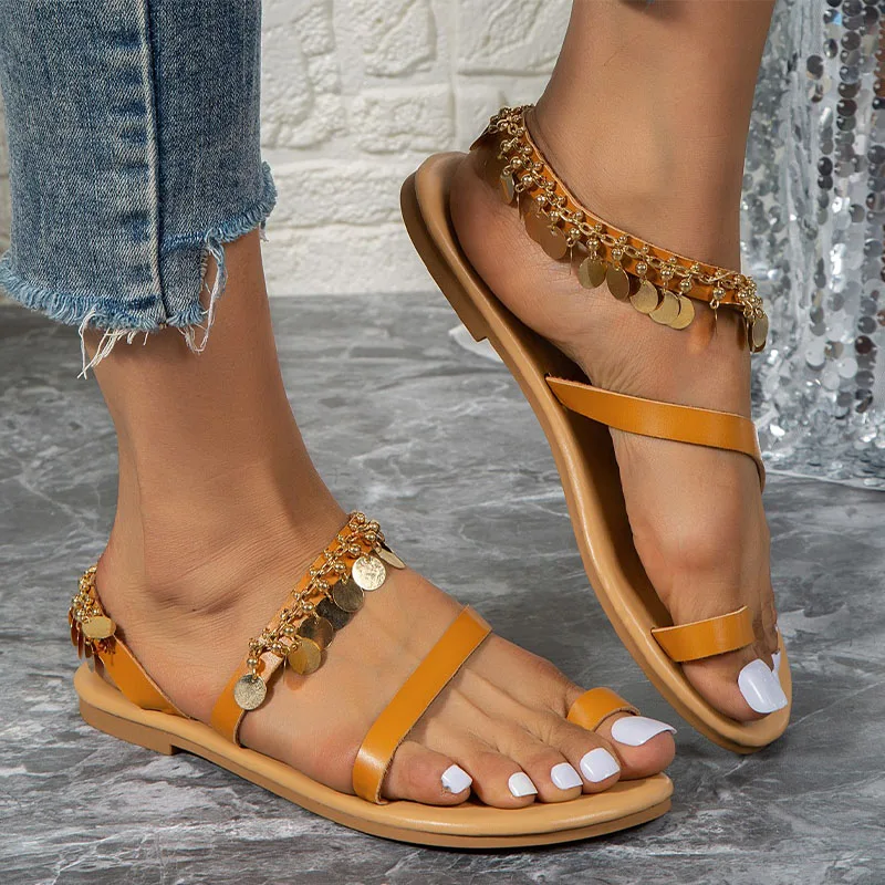 Шлепанцы женские на плоской подошве, пляжные классические сандалии с ремешком на пятке, Повседневные тапочки, модель Лето 2023
Шлепанцы женские на плоской подошве, пляжные классические сандалии с ремешком на пятке, Повседневные тапочки, модель Лето 2023