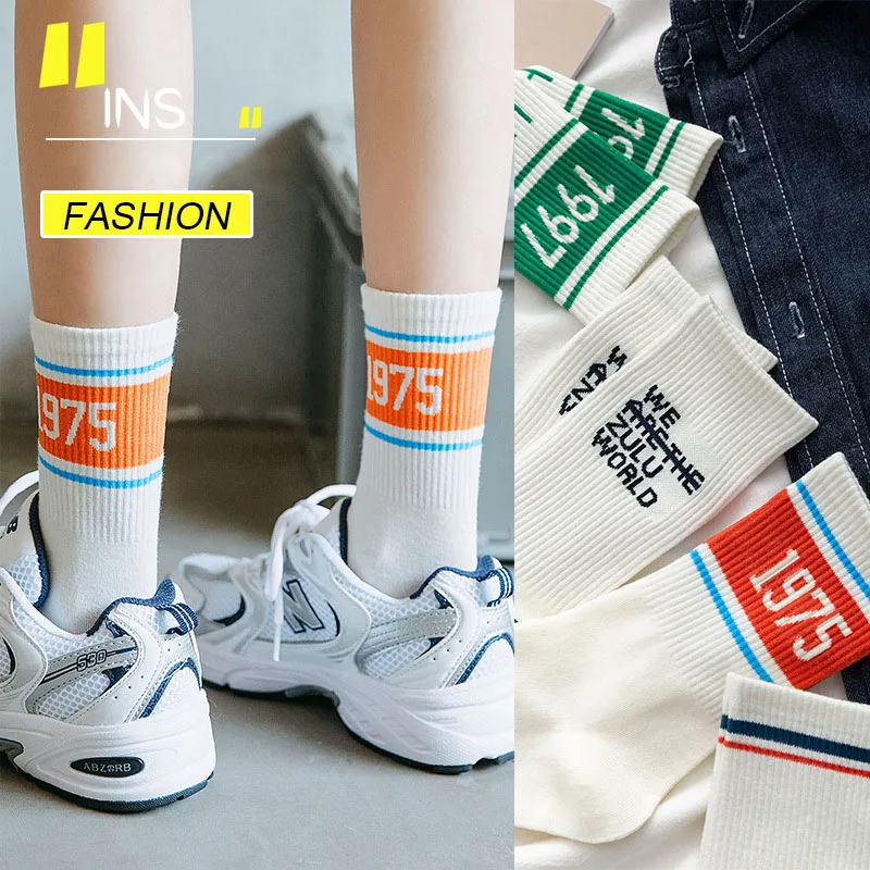 Letter Stripe Girl Sock Fashion Autumn Winter Middle Tube Women Man Cotton Socks Unisex College Style Socks
Letter Stripe Girl Sock Fashion Autumn Winter Middle Tube Women Man Cotton Socks Unisex College Style Socks