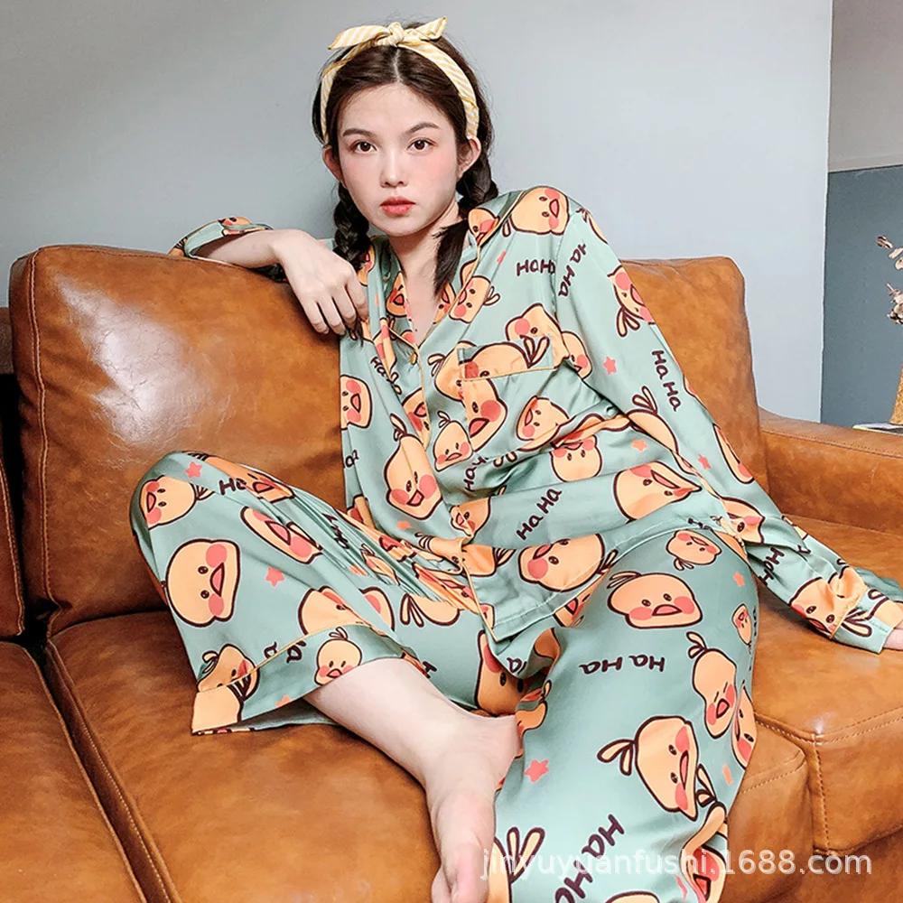 Yellow Duck Women's Pajamas 2 Piece Set Silk Long-Sleeved Trousers Girl Cute Sleepwear Spring Summer Women Home Suit 2022 New
Yellow Duck Women's Pajamas 2 Piece Set Silk Long-Sleeved Trousers Girl Cute Sleepwear Spring Summer Women Home Suit 2022 New