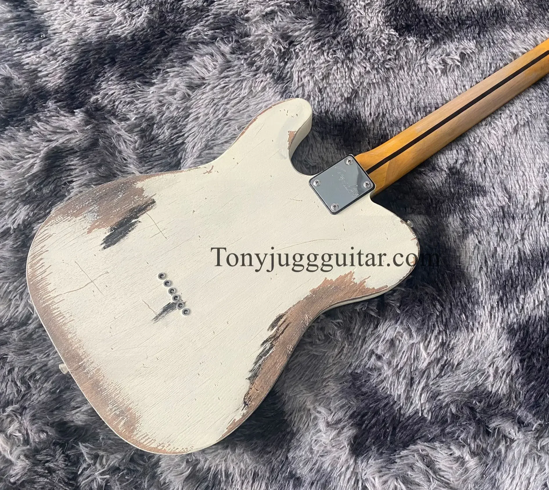 Custom Shop 1966 Maple Cap Neck White Case Black Relic Electric Guitar China Pickups
Custom Shop 1966 Maple Cap Neck White Case Black Relic Electric Guitar China Pickups
