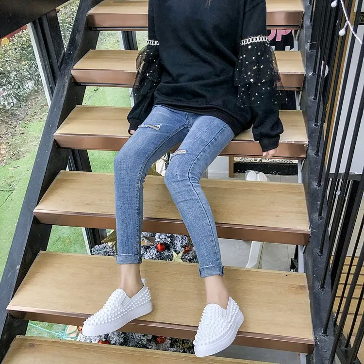Little White Shoes New Spring and Autumn All-match Flat-bottom Rivet Single Shoes Casual Couple Platform Shoes Size 35-48
Little White Shoes New Spring and Autumn All-match Flat-bottom Rivet Single Shoes Casual Couple Platform Shoes Size 35-48