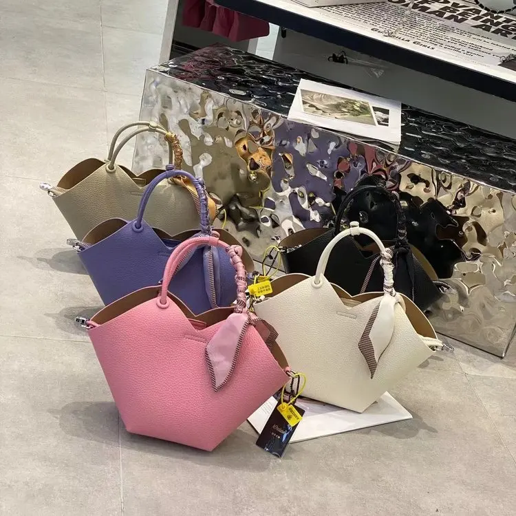 Vintage Fashion Female Tote 2022 New High Quality PU Leather Women Designer hasp Handbag High capacity Shoulder Messenger Bag
Vintage Fashion Female Tote 2022 New High Quality PU Leather Women Designer hasp Handbag High capacity Shoulder Messenger Bag
