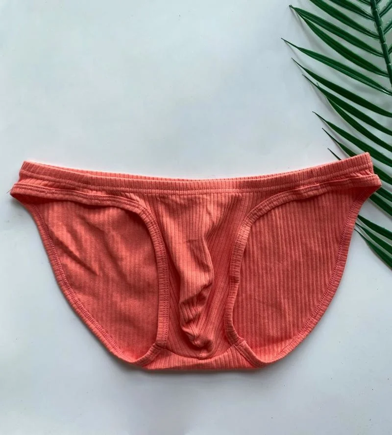 2022 New Fasion Brand Men Sexy Striped Briefs Men Solid Trianle Pouc U Low Waist Cotton Breatable Underwear Male Underpants
2022 New Fasion Brand Men Sexy Striped Briefs Men Solid Trianle Pouc U Low Waist Cotton Breatable Underwear Male Underpants