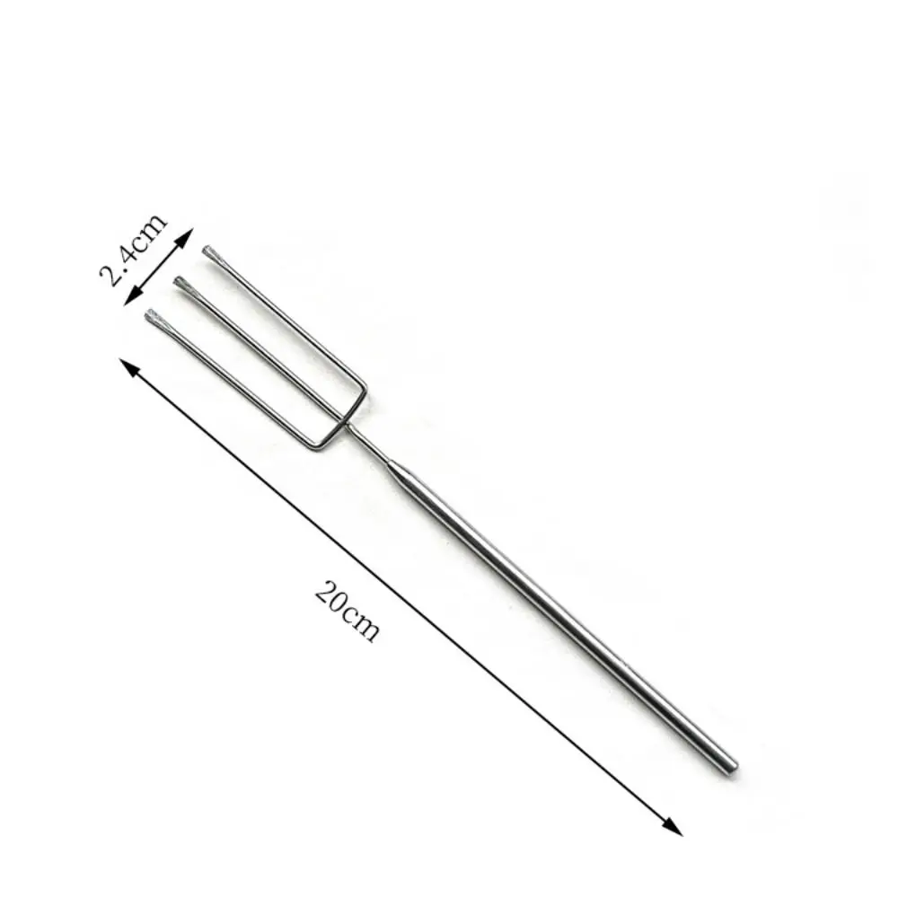 Серебристая вилка для окунания шоколада
Серебристая вилка для окунания шоколада