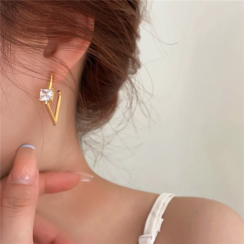 Retro Art Medieval Antique Crystal Gold Plated Earrings For Woman Girl Art Deco Style Fashion 2023 Jewelry Best Gift
Retro Art Medieval Antique Crystal Gold Plated Earrings For Woman Girl Art Deco Style Fashion 2023 Jewelry Best Gift