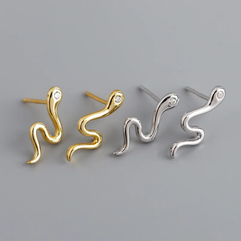 New snake shape S925 pure Tremella nail light luxury fashion versatile small snake inlaid with diamond Zircon Earrings for women
New snake shape S925 pure Tremella nail light luxury fashion versatile small snake inlaid with diamond Zircon Earrings for women