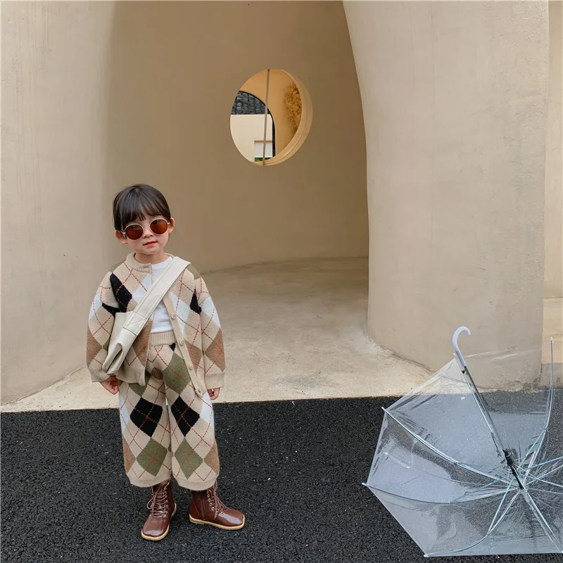 Baby Girl Clothes Alpaca Cardigan Pants Set 2022 Autumn Winter Fashion Diamond Plaid Sweaters Suit Cute Two-piece Knit Clothing
Baby Girl Clothes Alpaca Cardigan Pants Set 2022 Autumn Winter Fashion Diamond Plaid Sweaters Suit Cute Two-piece Knit Clothing