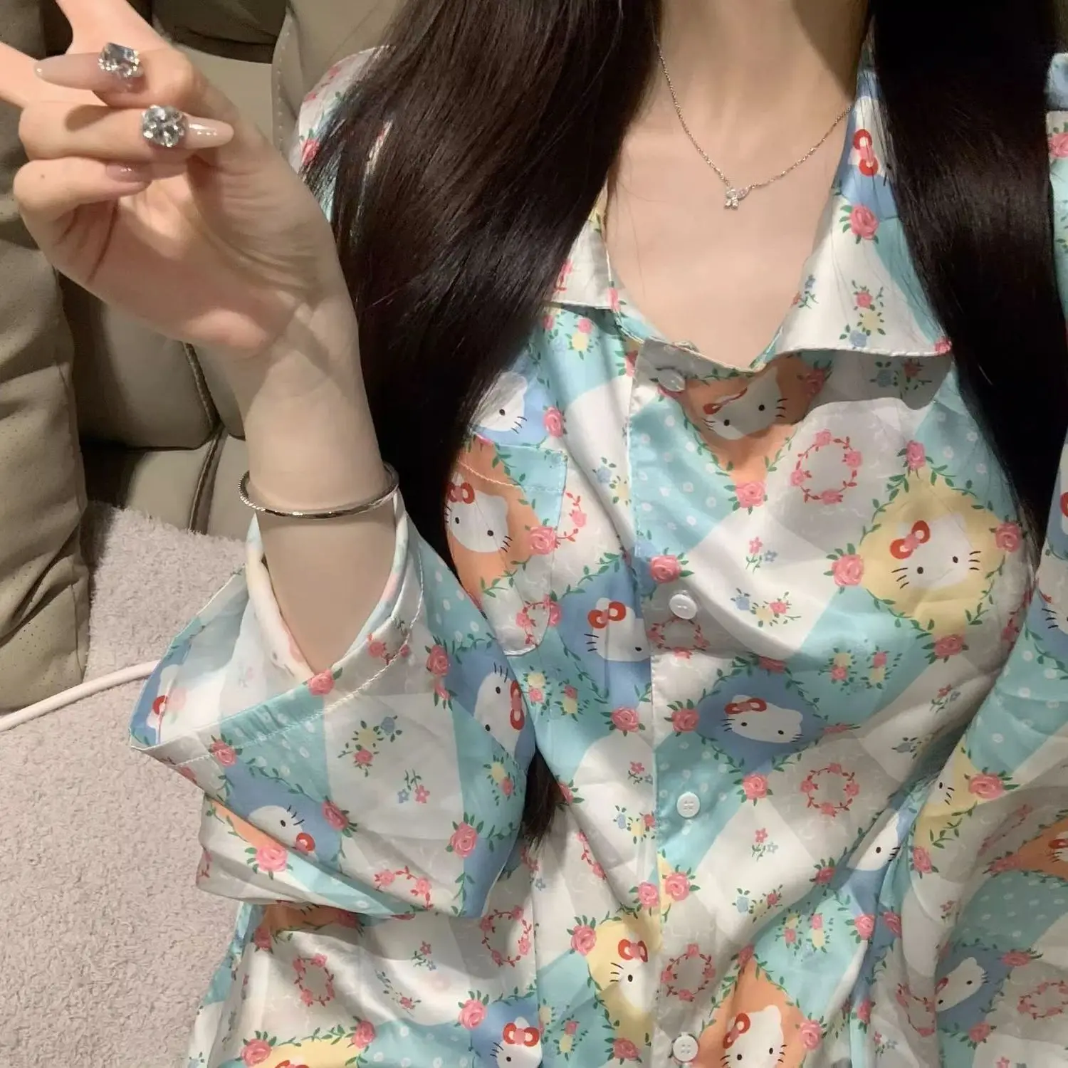 Anime Sanrio Hello Kitty Pajamas Ins Style Cartoon Printing Plaid Pajamas Set Cute Girls Home Long Sleeves Long Pants Gift
Anime Sanrio Hello Kitty Pajamas Ins Style Cartoon Printing Plaid Pajamas Set Cute Girls Home Long Sleeves Long Pants Gift