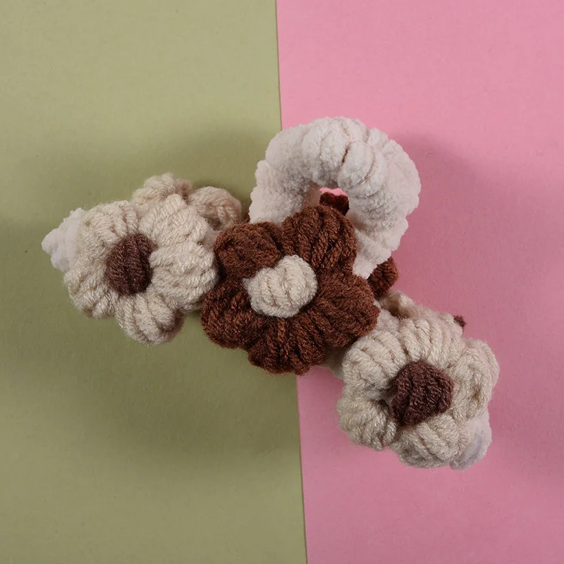 New Floral Hair Clip Claw Knitting Hair Clips Korean Fashion Soft Hair Accessories For Women Girl Headwear Cute Clower Hair Claw 
New Floral Hair Clip Claw Knitting Hair Clips Korean Fashion Soft Hair Accessories For Women Girl Headwear Cute Clower Hair Claw