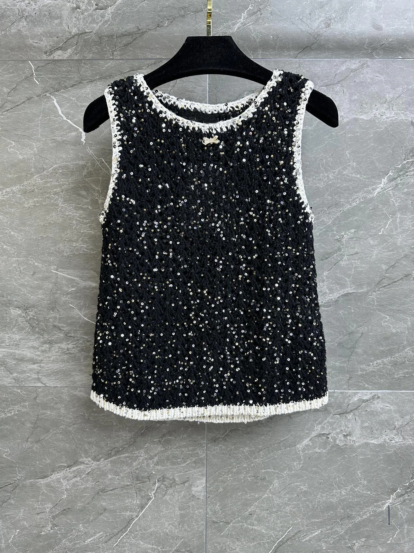 Sequined woven vest heavy industry hollow woven casual fashion 2023 summer new style 0403
Sequined woven vest heavy industry hollow woven casual fashion 2023 summer new style 0403
