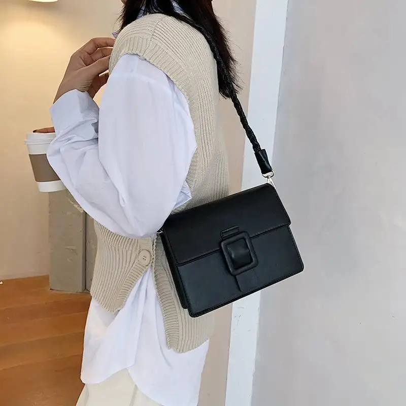 Women's shoulder bag New leather lock bag Fried Dough Twists braid simple and versatile one shoulder retro small square bag 
Women's shoulder bag New leather lock bag Fried Dough Twists braid simple and versatile one shoulder retro small square bag