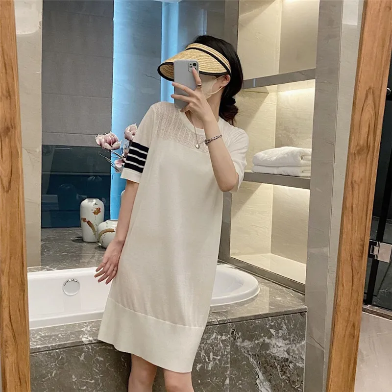 Summer tb college style four-bar round neck knitted back puppy star jacquard niche design dress
Summer tb college style four-bar round neck knitted back puppy star jacquard niche design dress
