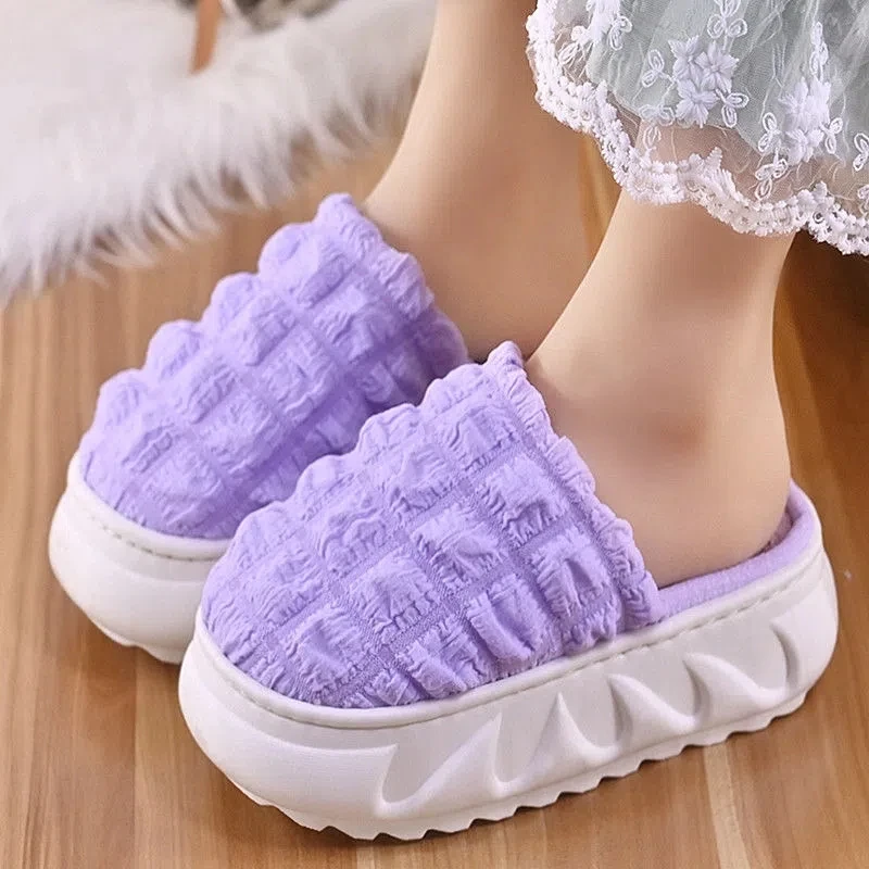 Women Winter Slippers Bubble Flip Flops Platform Warm Plush Female House Slippers Fluffy Fur Soft Ladies Indoor Slippers
Women Winter Slippers Bubble Flip Flops Platform Warm Plush Female House Slippers Fluffy Fur Soft Ladies Indoor Slippers