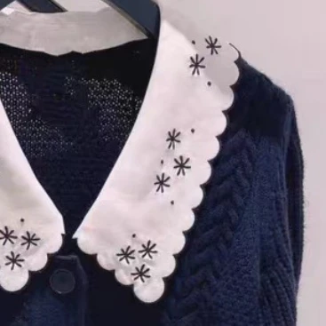 2023 Autumn Winter New Flower Embroidered Lapel Cable Knit Women Casual Cardigan 
2023 Autumn Winter New Flower Embroidered Lapel Cable Knit Women Casual Cardigan