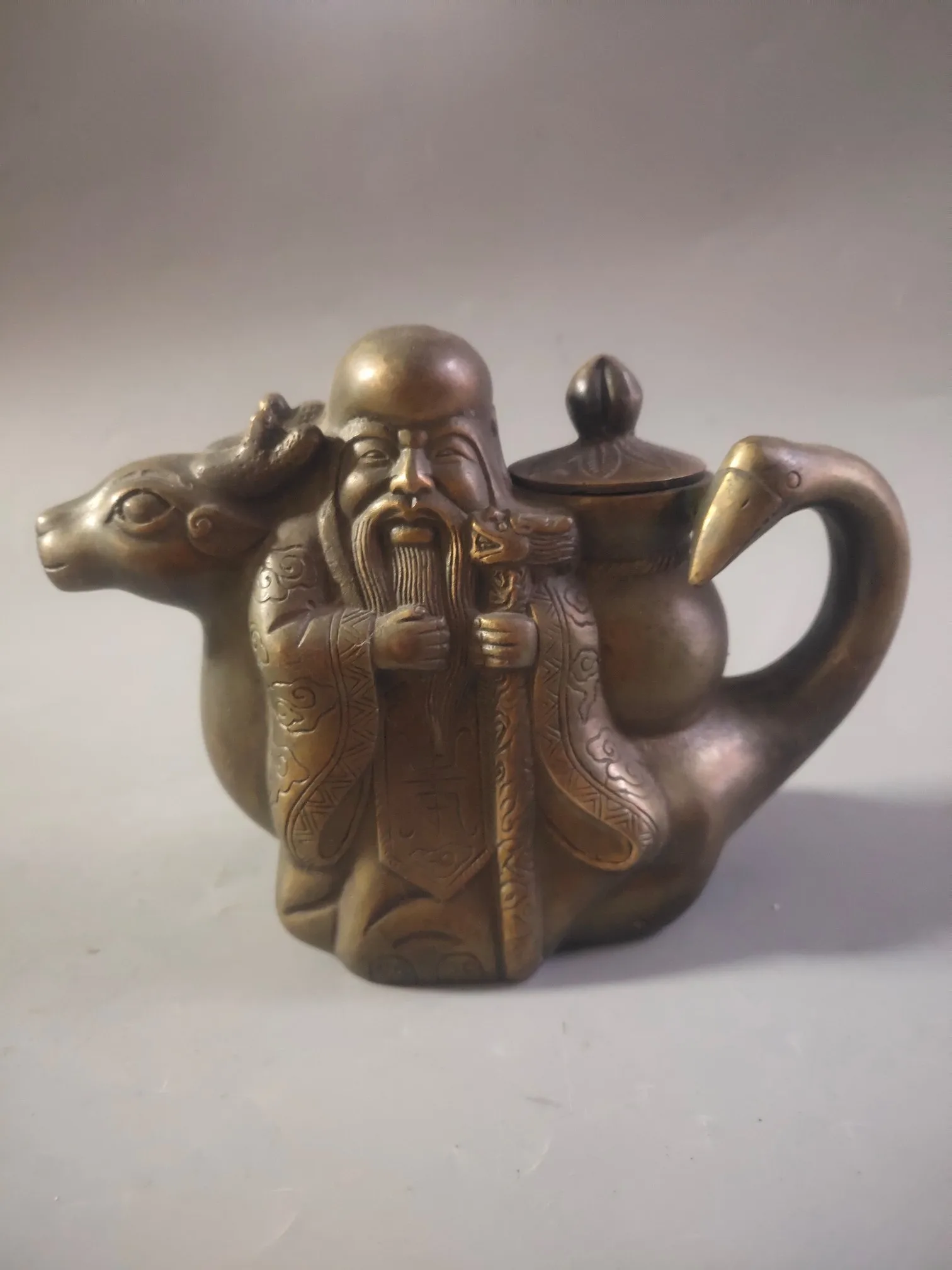 Модный китайский изысканный старый медный чайник ручная скульптура, длинная долговечность, олень для украшения комнаты домашний подарок
Модный китайский изысканный старый медный чайник ручная скульптура, длинная долговечность, олень для украшения комнаты домашний подарок