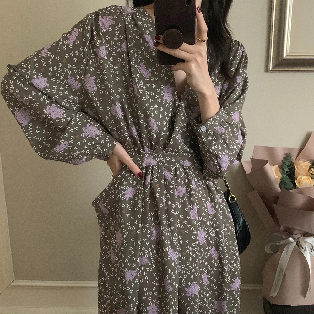 Шикарное популярное женское платье HziriP с V-образным вырезом и цветочным принтом, весна 2022, стильное Новое пикантное повседневное уличное св...
Шикарное популярное женское платье HziriP с V-образным вырезом и цветочным принтом, весна 2022, стильное Новое пикантное повседневное уличное св...