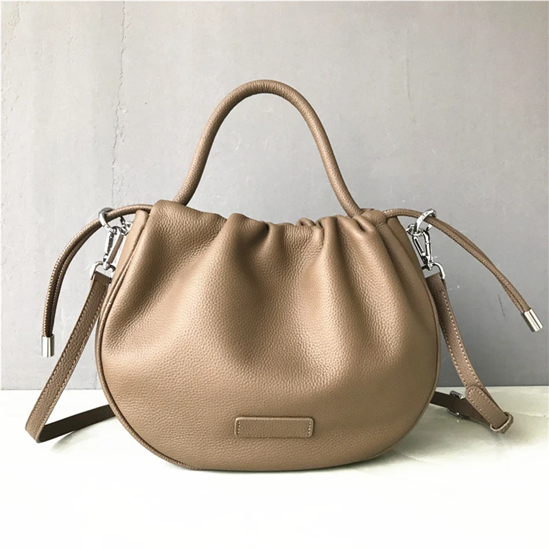2022 Designer New Cowhide Handbag Soft Genuine Leather Shoulder Satchel Messenger Hobo Crossbody Bag Elegant Purse Evening Bag
2022 Designer New Cowhide Handbag Soft Genuine Leather Shoulder Satchel Messenger Hobo Crossbody Bag Elegant Purse Evening Bag