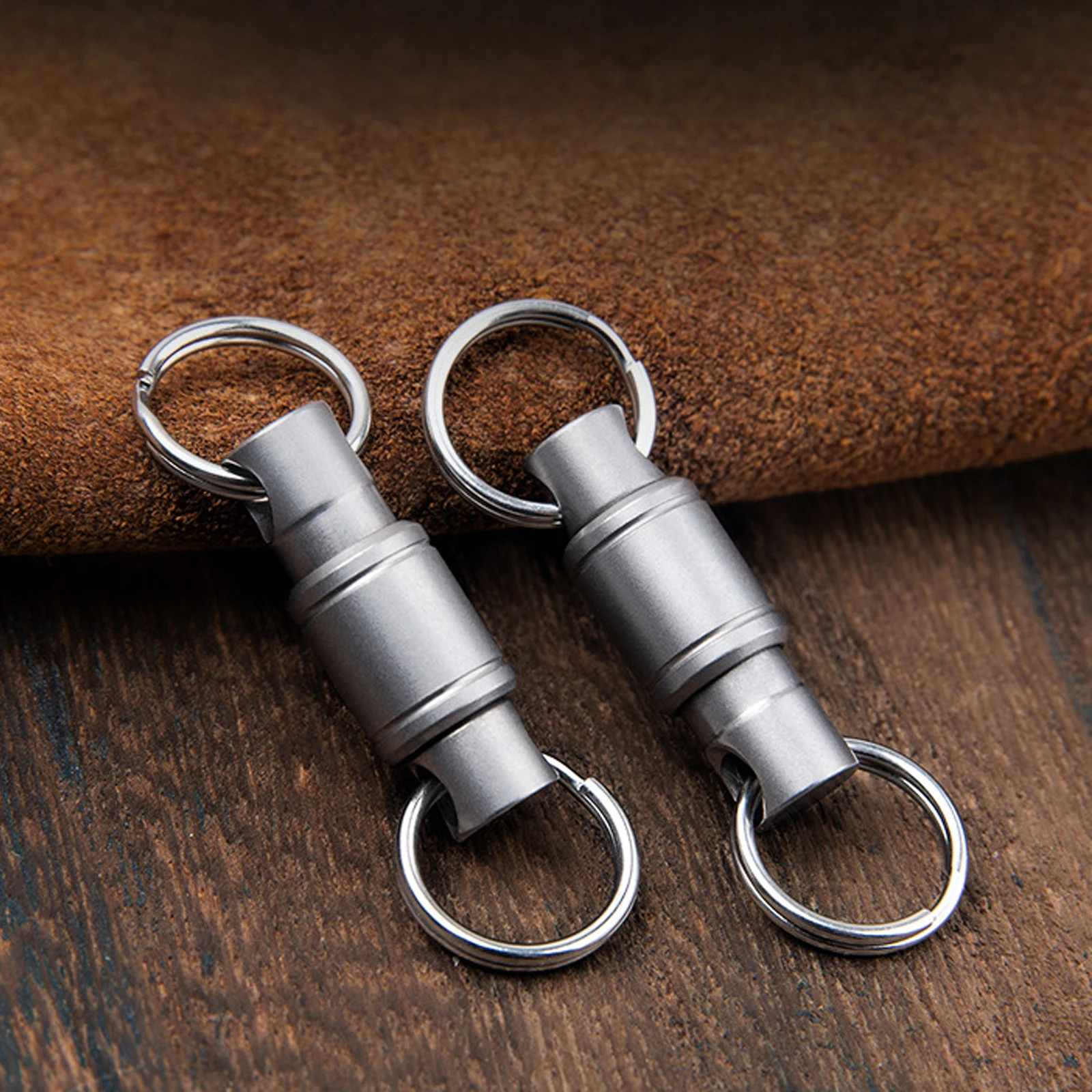 Two-way Keychain Rust-resistant Titanium Alloy Key Attachment Lightweight Detachable Multifunctional for Boys Girls Holiday Gift
Two-way Keychain Rust-resistant Titanium Alloy Key Attachment Lightweight Detachable Multifunctional for Boys Girls Holiday Gift