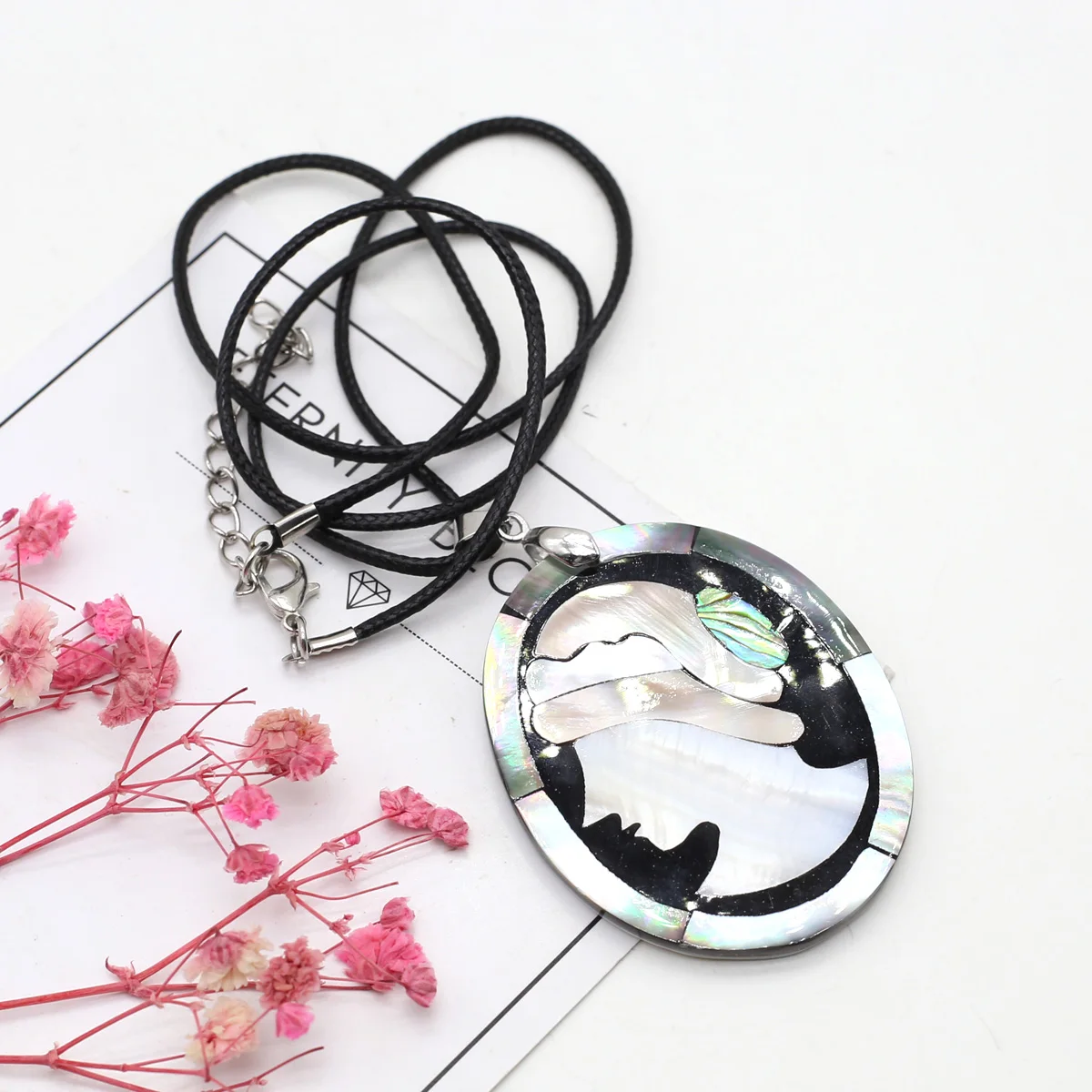 Natural Shell Pendant Necklace Round Shape Abalone White Black Shell Wax Cord Charms for Jewelry Party Gift
Natural Shell Pendant Necklace Round Shape Abalone White Black Shell Wax Cord Charms for Jewelry Party Gift