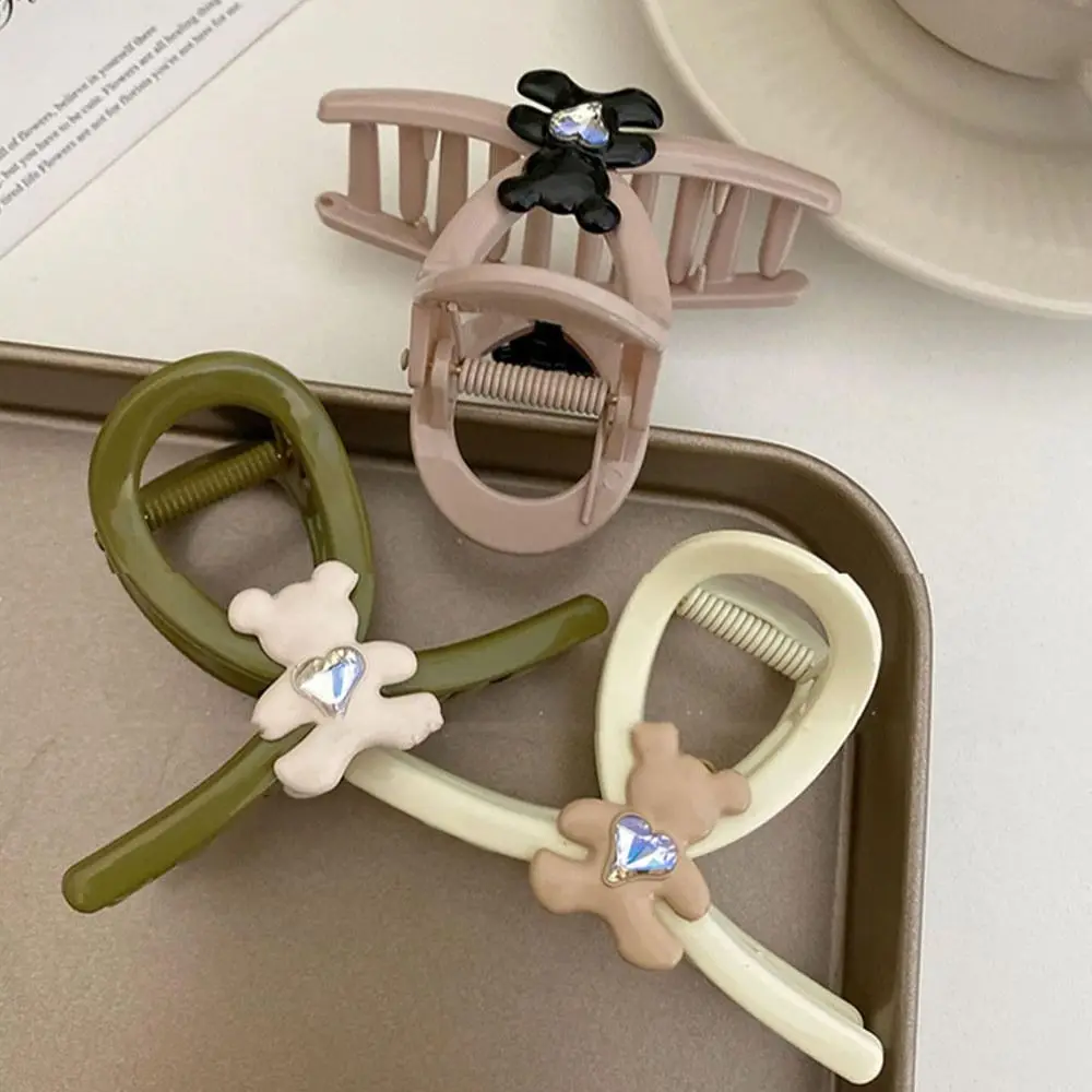 Korean Cute Bear Love Heart Hair Claw Clip Simple Elegant Shark Clip Ponytail Holder Fashion Headdress Hair Accessories
Korean Cute Bear Love Heart Hair Claw Clip Simple Elegant Shark Clip Ponytail Holder Fashion Headdress Hair Accessories
