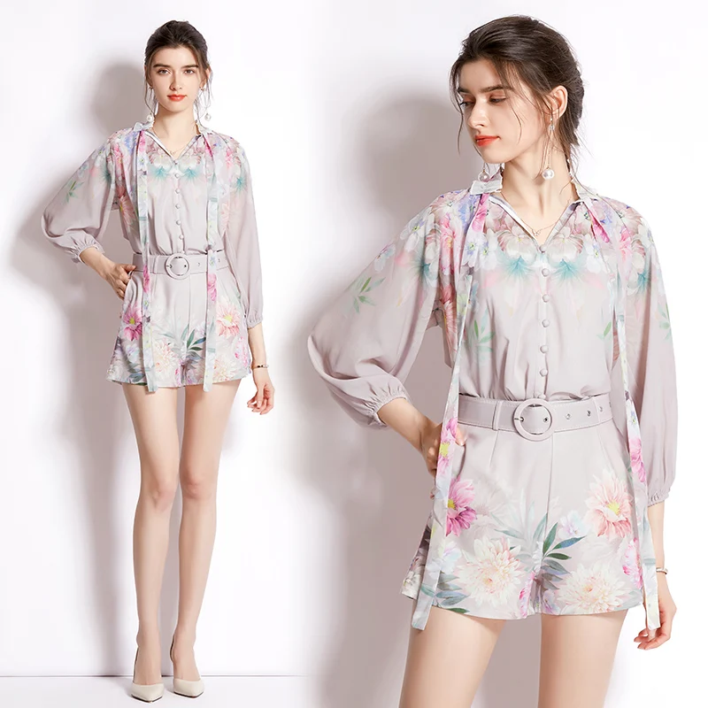 2022 Spring And Summer New High-End Temperament Women's Streamer Fungus Edge V-Neck Shirt + Waist Closing Shorts Fashion Suit
2022 Spring And Summer New High-End Temperament Women's Streamer Fungus Edge V-Neck Shirt + Waist Closing Shorts Fashion Suit