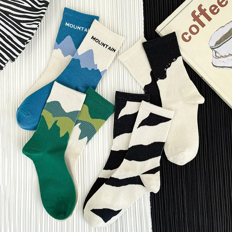 New Socks Mountain Sea Socks Pattern Japanese Series Medium Tube Socks Men's Ins Fashion Wholesale Socks with Good Quality
New Socks Mountain Sea Socks Pattern Japanese Series Medium Tube Socks Men's Ins Fashion Wholesale Socks with Good Quality