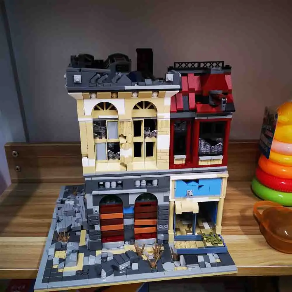 Creatoring Expert 21330 Last of Us 10297 Street View Ruin Brick Bank Building block Cafe Corner Home Alone Boutique Hotel
Creatoring Expert 21330 Last of Us 10297 Street View Ruin Brick Bank Building block Cafe Corner Home Alone Boutique Hotel