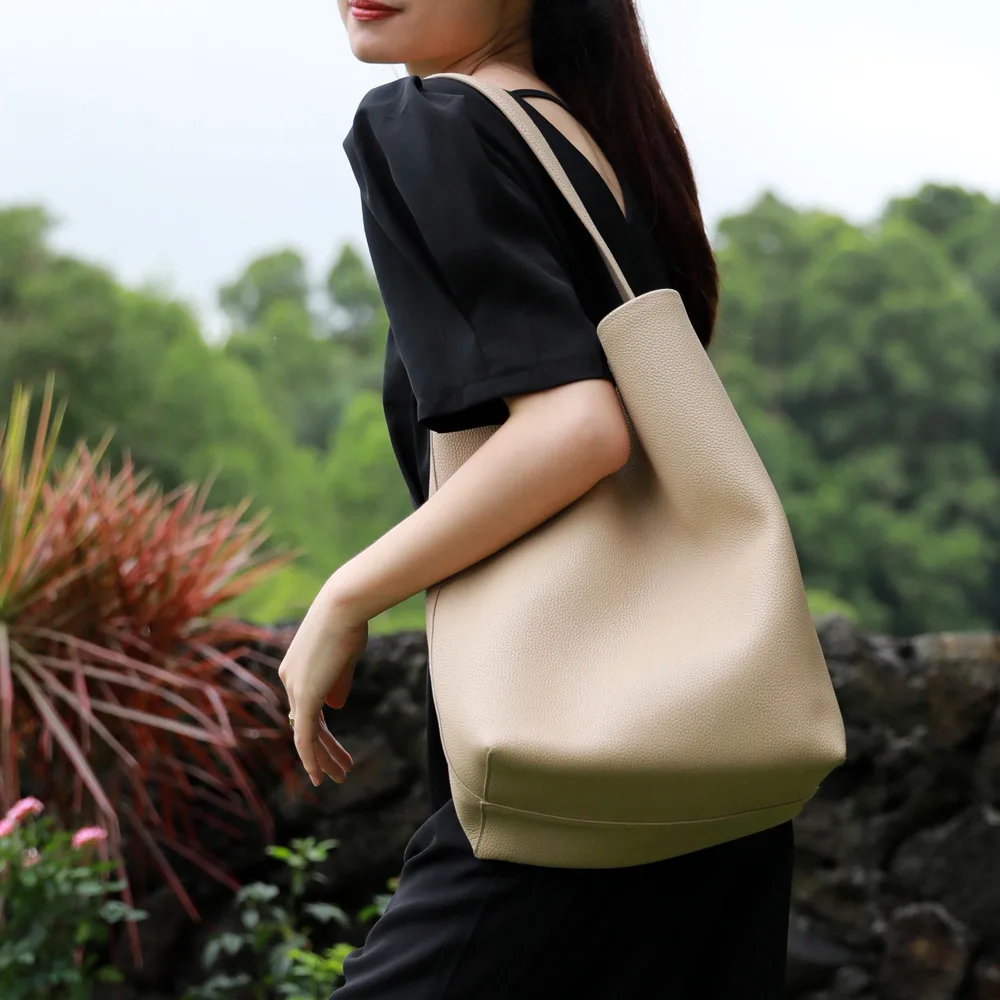 Luxury Leather Ladies Shoulder Bag Bucket Bag Large Capacity Tote Bag Casual Versatile Tote Bag
Luxury Leather Ladies Shoulder Bag Bucket Bag Large Capacity Tote Bag Casual Versatile Tote Bag
