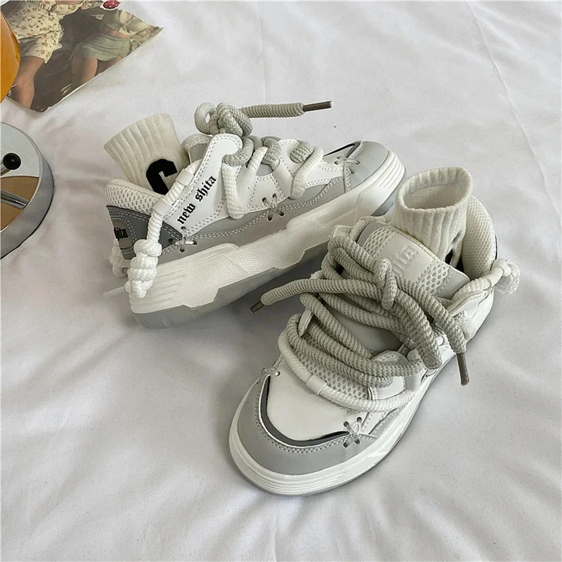 Женские кроссовки на платформе, массивная Вулканизированная подошва, на шнуровке, Спортивная повседневная обувь, черные
Женские кроссовки на платформе, массивная Вулканизированная подошва, на шнуровке, Спортивная повседневная обувь, черные