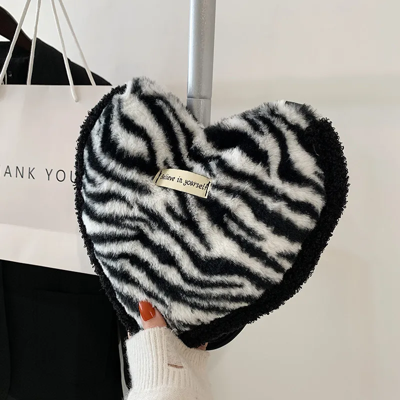 Autumn and Winter Large-capacity Bags 2022 New Trendy Fashion Casual Plush Love Bag Atmospheric Fluffy Shoulder Bag Women's Bag
Autumn and Winter Large-capacity Bags 2022 New Trendy Fashion Casual Plush Love Bag Atmospheric Fluffy Shoulder Bag Women's Bag