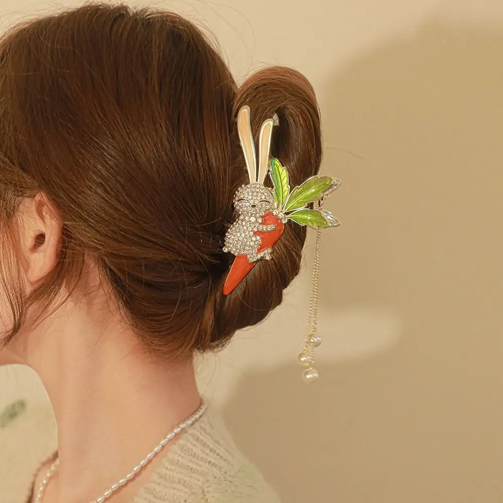 

Crystal Rabbit Carrot Hair Claws Women Shark Clip Ponytail Holder Hairpins Hairgrip Pearl Tassel Korean Hair Clips Headdress