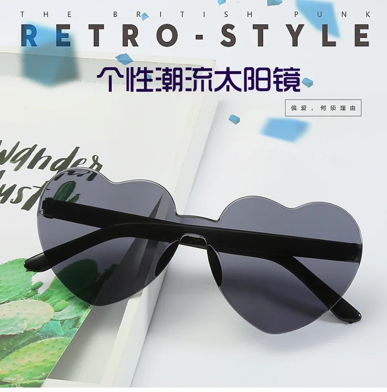 Personality trend sunglasses Peach Heart Love Sunglasses Love Heart Shaped Ocean One-piece Glasses
Personality trend sunglasses Peach Heart Love Sunglasses Love Heart Shaped Ocean One-piece Glasses