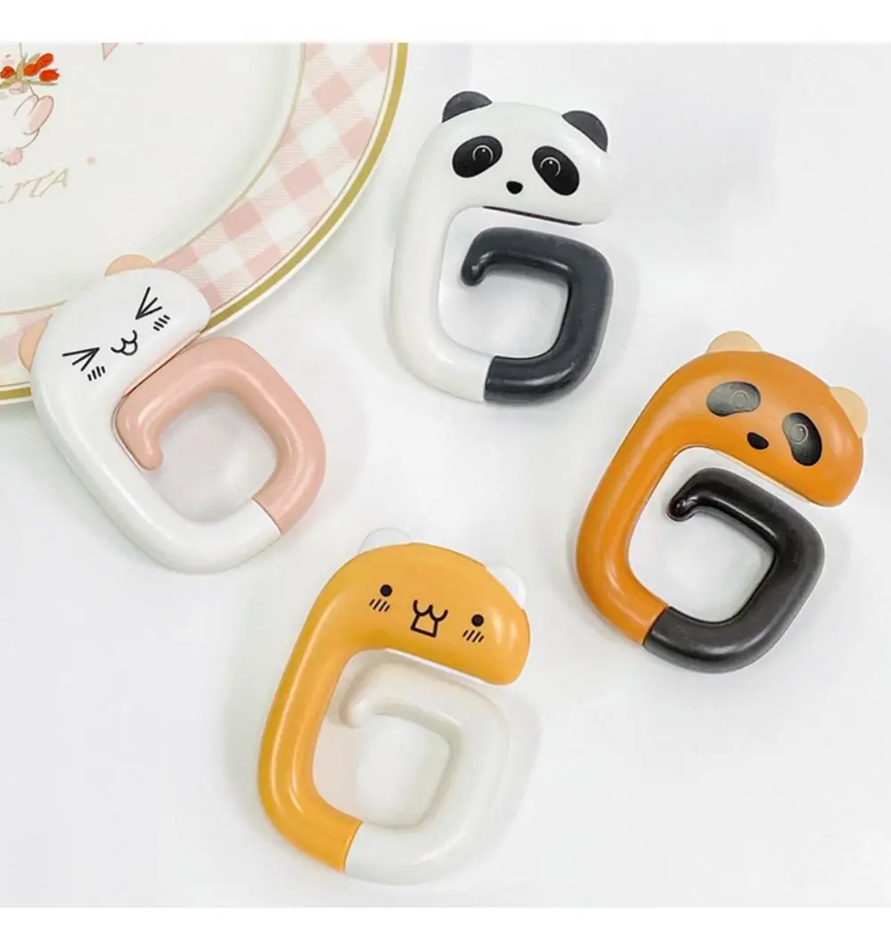 Animal Hook Cute Travel Portable Plastic Bag Hook For Hanging Decorative Table Purse Bag Hooks Wall Hanger Holder Handbag Hanger
Animal Hook Cute Travel Portable Plastic Bag Hook For Hanging Decorative Table Purse Bag Hooks Wall Hanger Holder Handbag Hanger