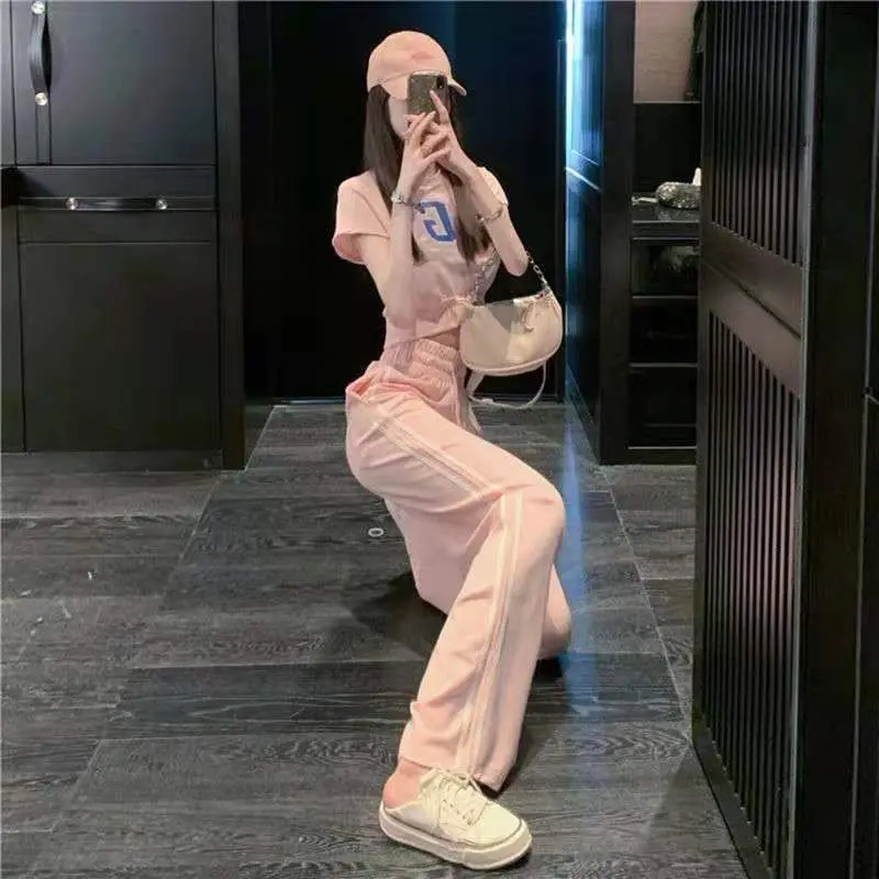 Summer Leisure Sports Suit Women Summer New Sportswear Short Waist High Waist Wide-Leg Pants Two-Piece Fitness Exercise Set
Summer Leisure Sports Suit Women Summer New Sportswear Short Waist High Waist Wide-Leg Pants Two-Piece Fitness Exercise Set
