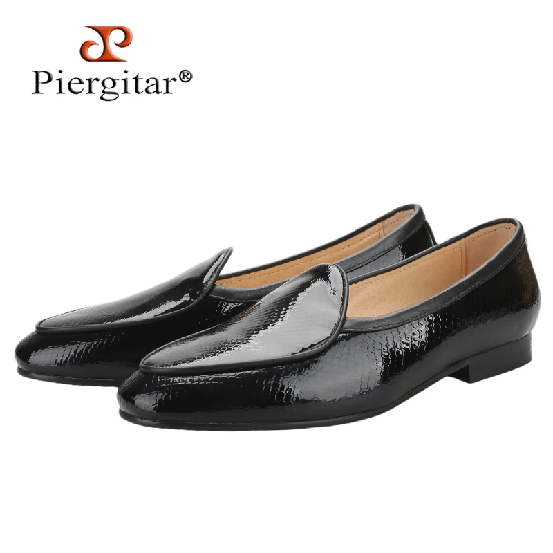 Piergitar Black Fish Scale Embossed Patent Leather Men's Loafers Handmade In GuangZhou Slip-On Slippers Plus Size Custom Shoes
Piergitar Black Fish Scale Embossed Patent Leather Men's Loafers Handmade In GuangZhou Slip-On Slippers Plus Size Custom Shoes