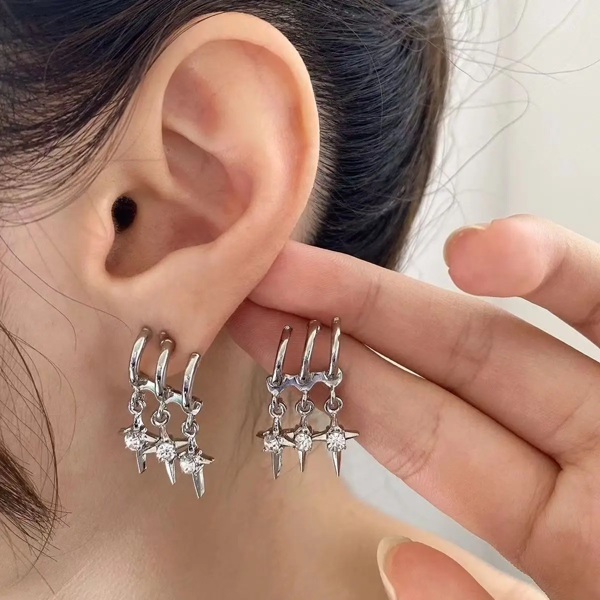 Japanese Style Fashion Personality Unique Creative Silver Color Tassel Pendant Zircon Earrings For Women Charms Ear Jewelry
Japanese Style Fashion Personality Unique Creative Silver Color Tassel Pendant Zircon Earrings For Women Charms Ear Jewelry