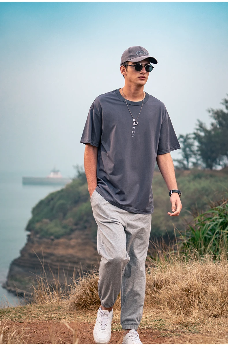 1727 Niche design creative printing loose couple outfit all-match men's short-sleeved T-shirt
1727 Niche design creative printing loose couple outfit all-match men's short-sleeved T-shirt