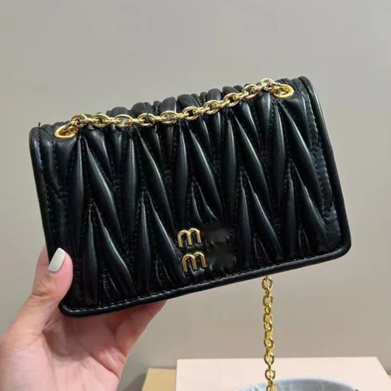 2023 Women's Exquisite New Fashion Home Crossbody Bags Shoulder Bag Luxury Designer Pearl Chain Small Square Underarm Pleated
2023 Women's Exquisite New Fashion Home Crossbody Bags Shoulder Bag Luxury Designer Pearl Chain Small Square Underarm Pleated